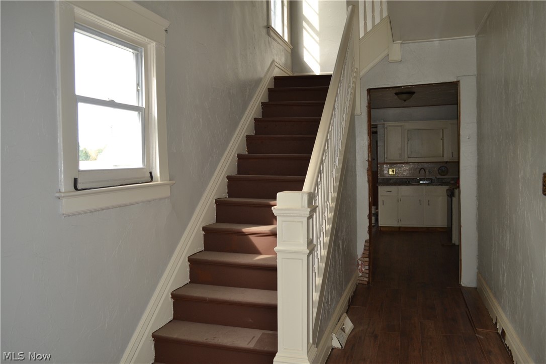 208 West Main Road Conneaut, OH 44030 - Photo 4 of 27 Gallery Image 4