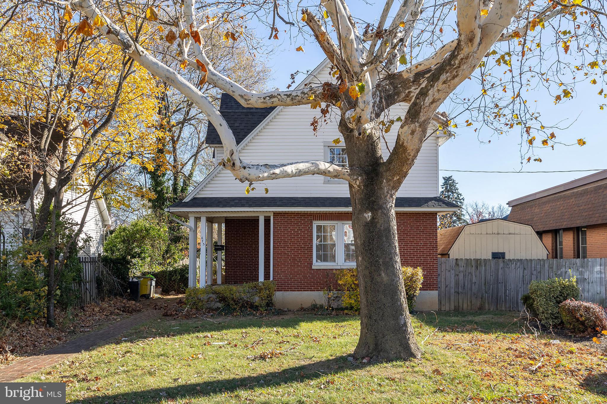 675 Berryville Avenue Winchester, VA 22601 - Photo 27 of 32 a front view of a house with garden