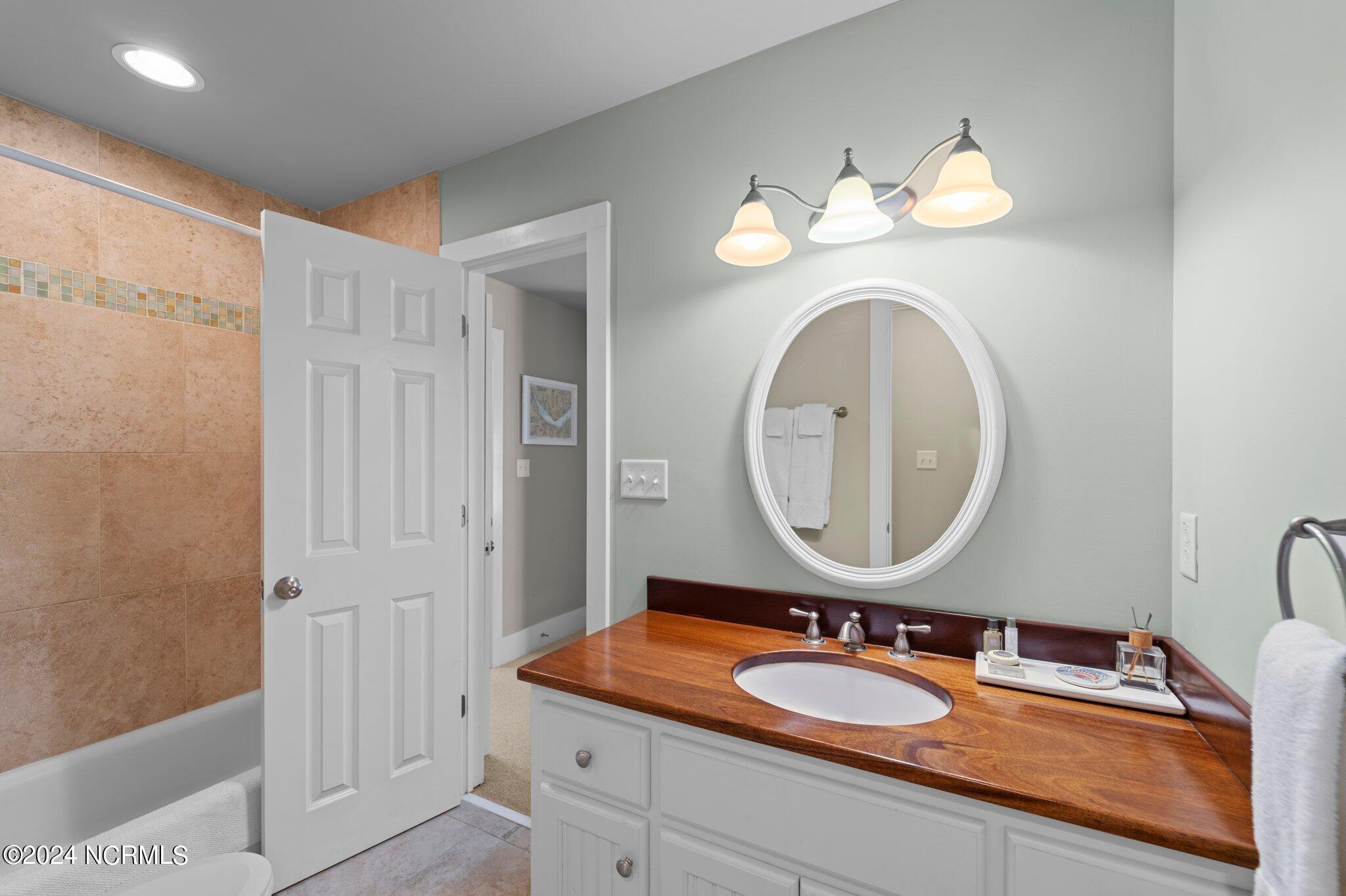 511 Neuse Village Road, Unit C5 Arapahoe, NC 28510 - Photo 19 of 60 29-web-or-mls-A1C03588