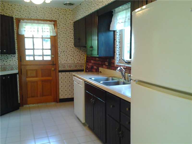 311 Limerick Road Wexford, PA 15090 - Photo 5 of 8 Kitchen.