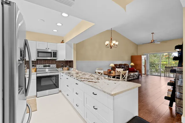 $195,000 | 2950 Southeast Ocean Boulevard, Unit 1196, Stuart, FL 34996