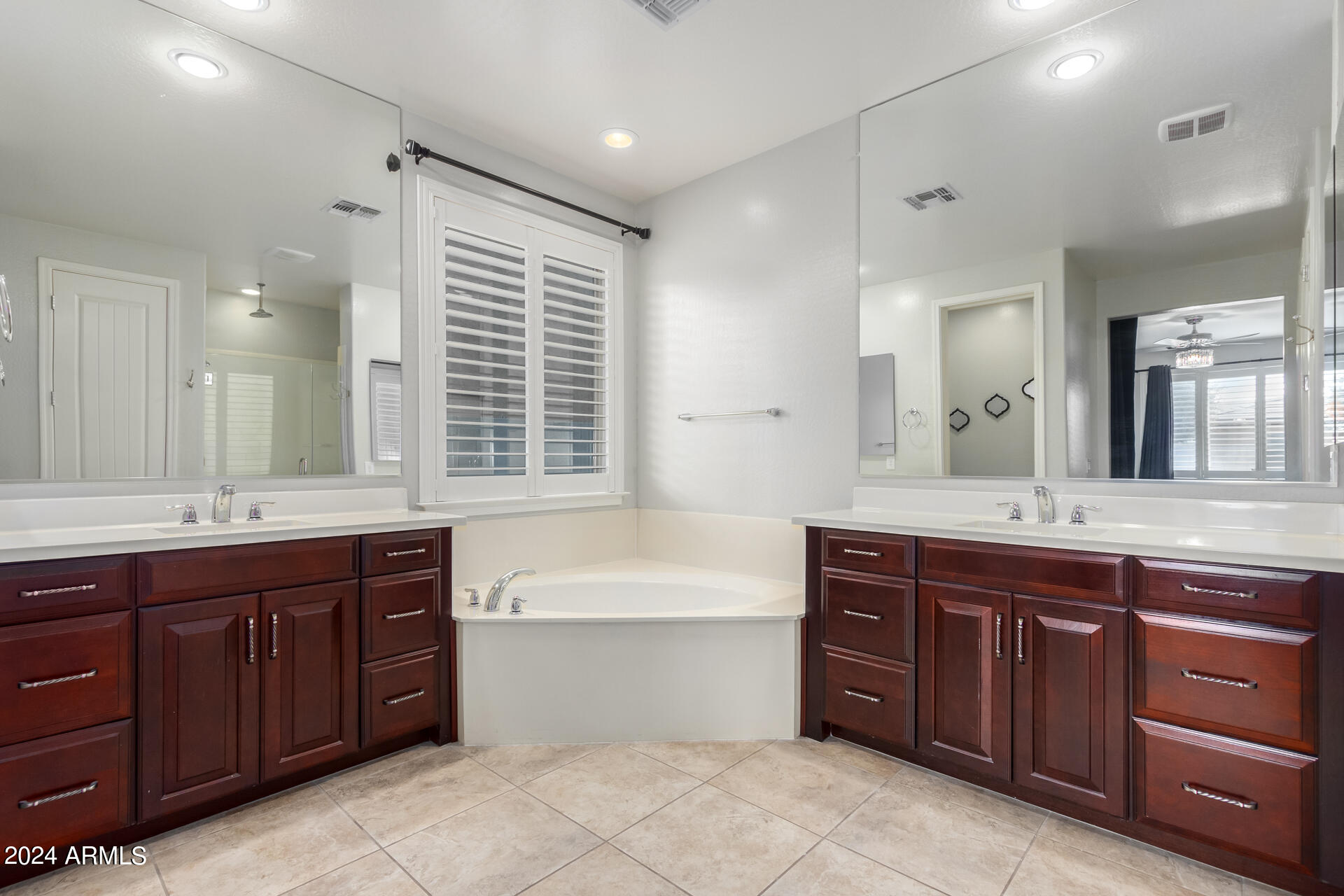 20069 Rosa Road Queen Creek, AZ 85142 - Photo 24 of 50 Primary Bathroom