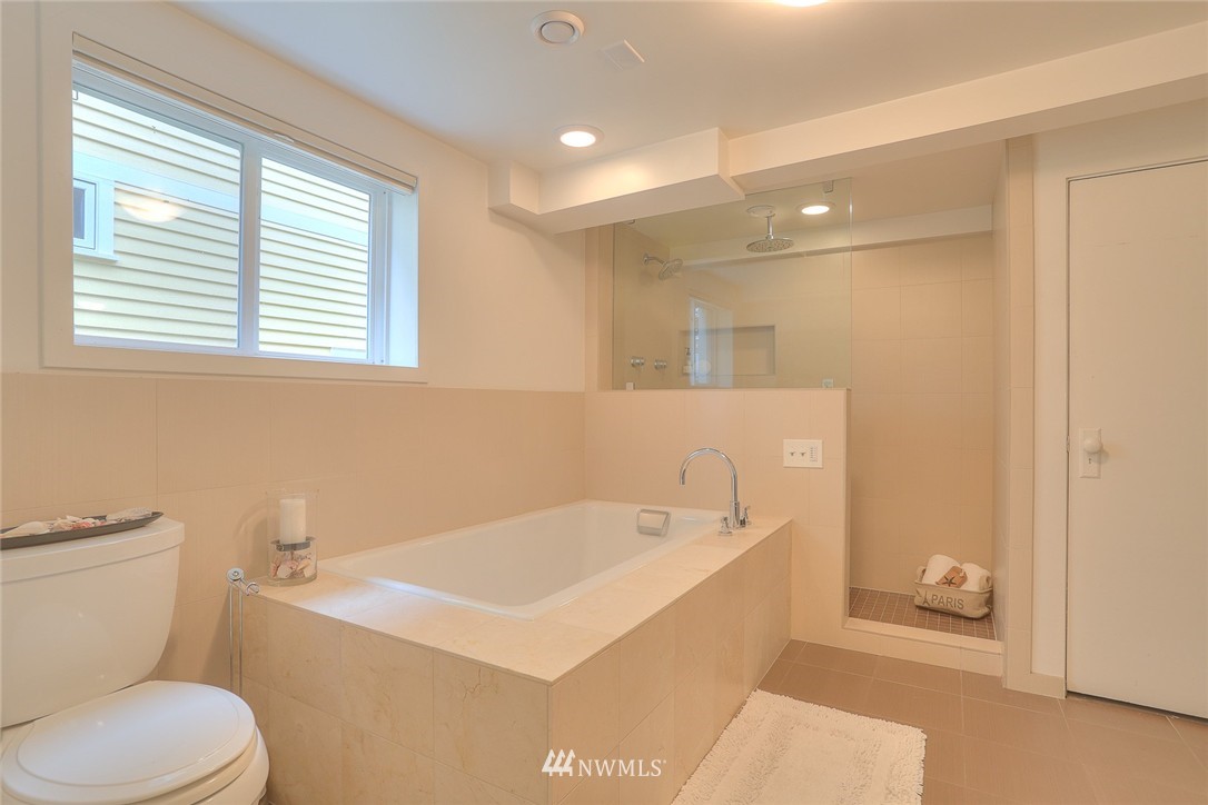 355 North 76th Street Seattle, WA 98103 - Photo 16 of 24
