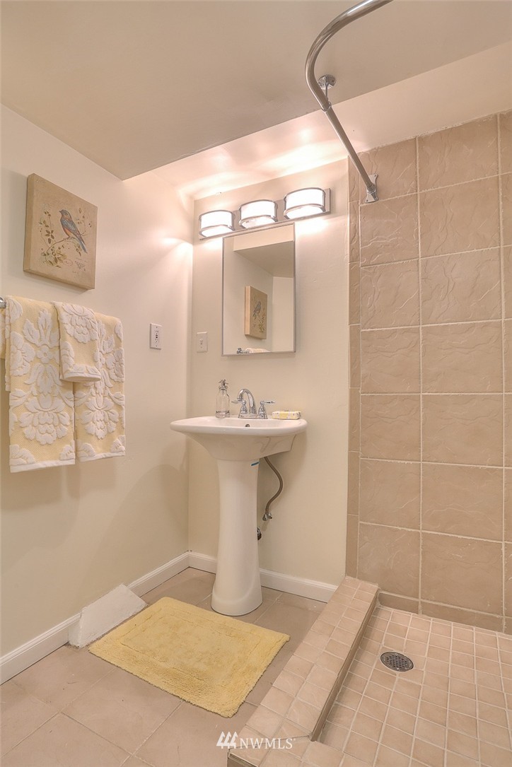 355 North 76th Street Seattle, WA 98103 - Photo 18 of 24