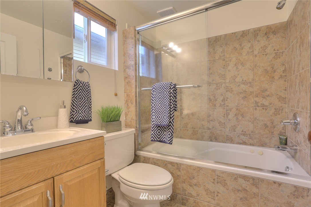 355 North 76th Street Seattle, WA 98103 - Photo 7 of 24