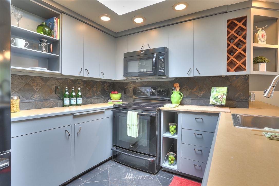 355 North 76th Street Seattle, WA 98103 - Photo 9 of 24