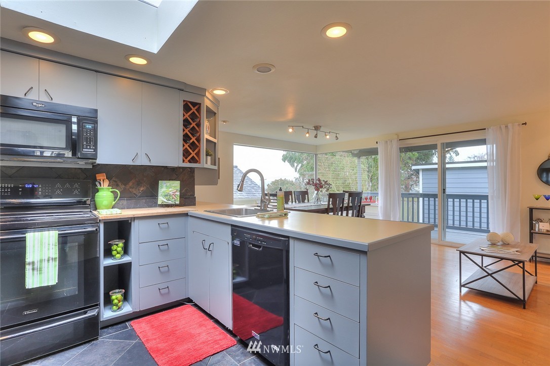 355 North 76th Street Seattle, WA 98103 - Photo 10 of 24
