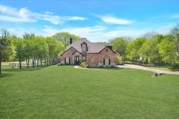 $850,000 | 101 Deer Crossing Way, Azle, TX 76020