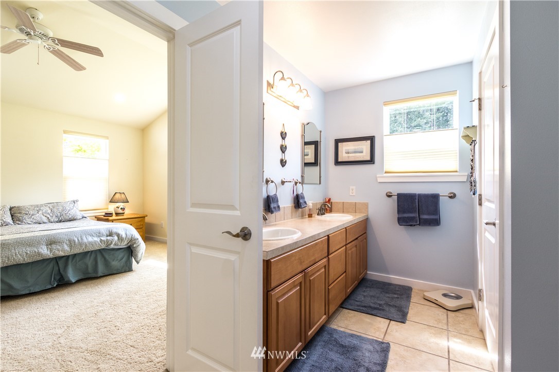 16725 Ty Lane Southwest Rochester, WA 98579 - Photo 14 of 25