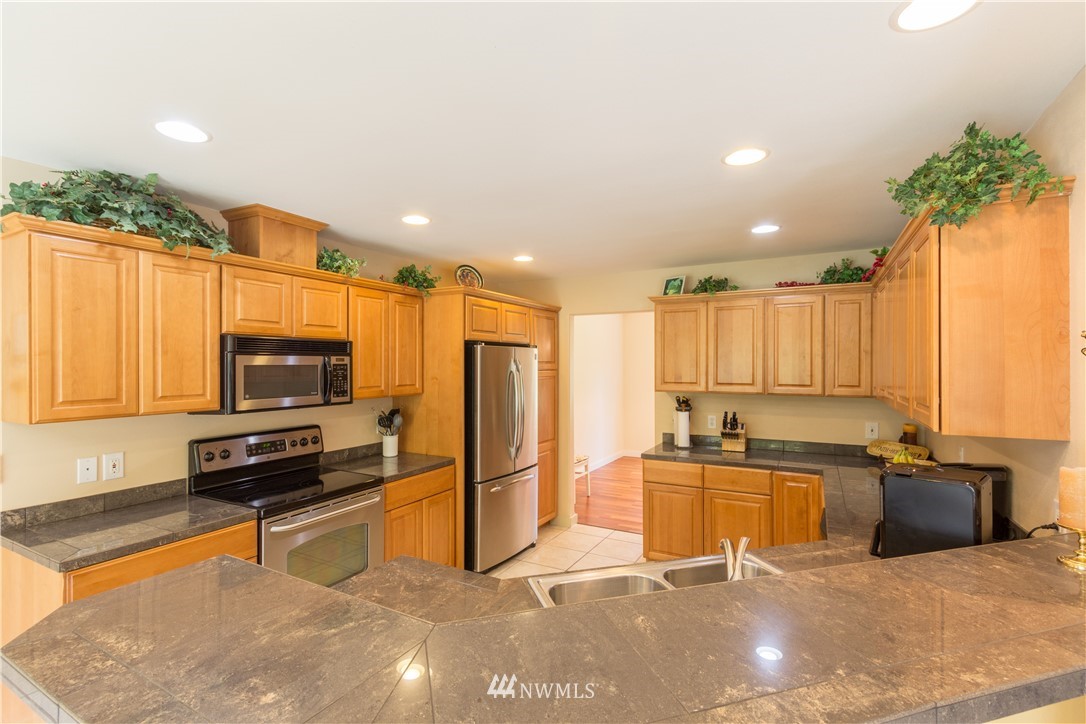 16725 Ty Lane Southwest Rochester, WA 98579 - Photo 8 of 25