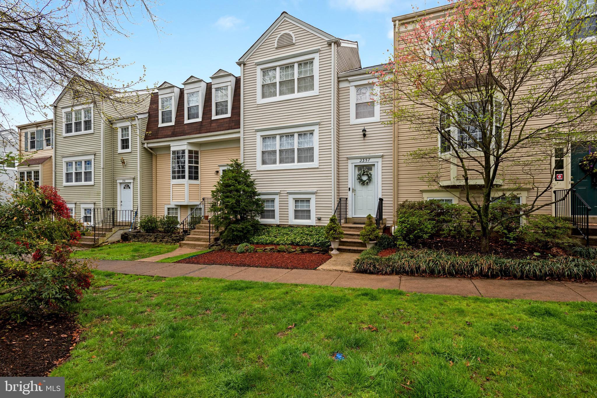 2357 Hunters Square Court Reston, VA 20191 - Photo 2 of 35