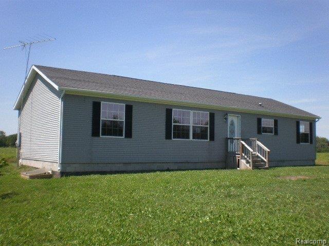 7613 Cribbins Road Avoca, MI 48006 - Photo 2 of 17 P8070006.JPG
