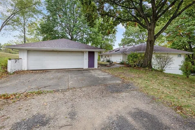 $399,000 | 16211 Kountryridge Drive, Kearney, MO 64060