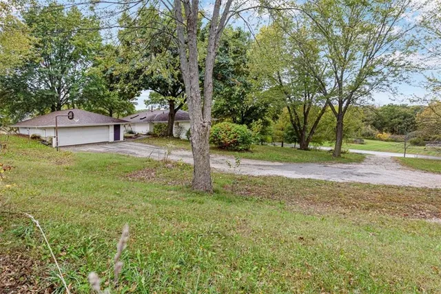 $399,000 | 16211 Kountryridge Drive, Kearney, MO 64060