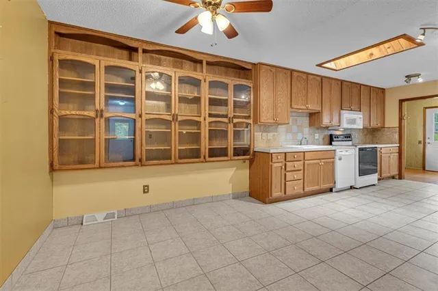 $399,000 | 16211 Kountryridge Drive, Kearney, MO 64060