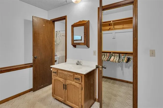 $399,000 | 16211 Kountryridge Drive, Kearney, MO 64060