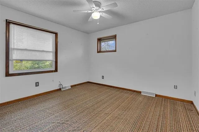 $399,000 | 16211 Kountryridge Drive, Kearney, MO 64060