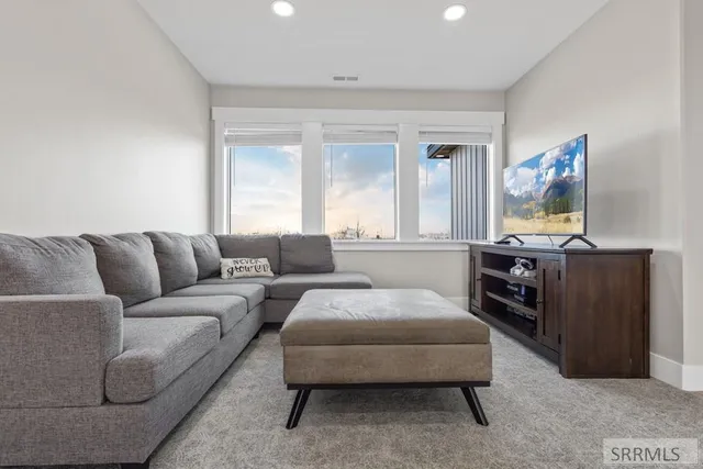 $1,110,000 | 3698 East Autumn Hts Drive, Rigby, ID 83442