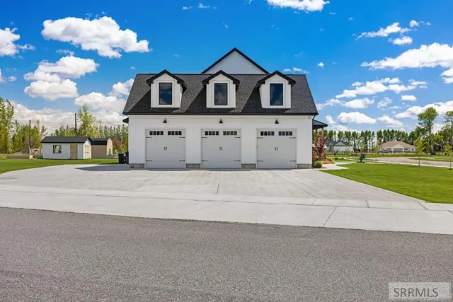 $1,110,000 | 3698 East Autumn Hts Drive, Rigby, ID 83442
