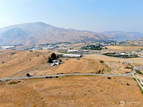 a view of ocean view and mountain view