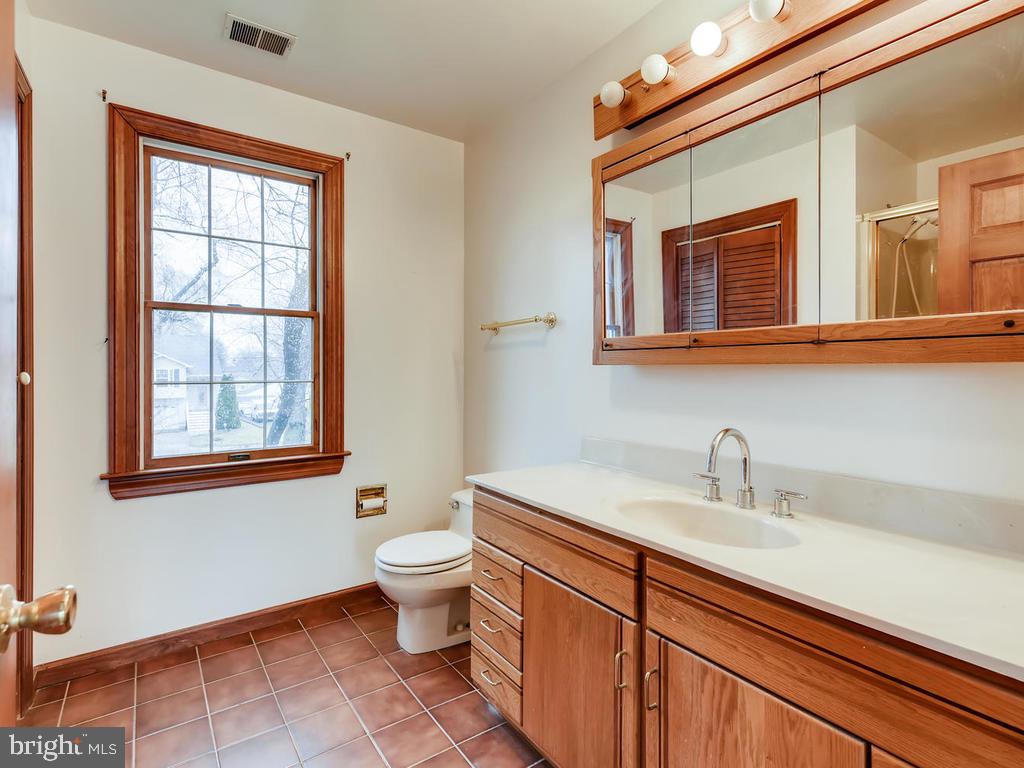 234 Harlem Road Pasadena, MD 21122 - Photo 12 of 30 Master Bathroom