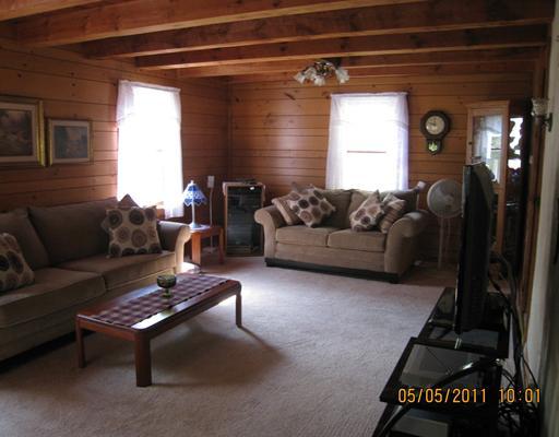 484 Gardiner Road Richmond, RI 02892 - Photo 9 of 12 Living Room.
