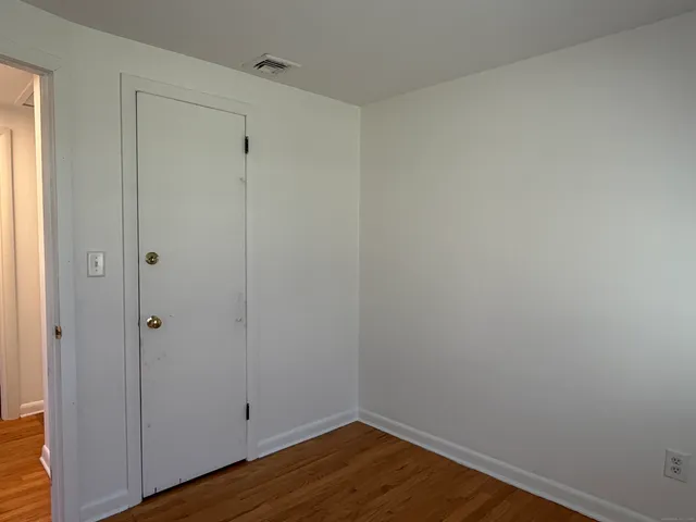 $329,900 | 5 Shelley Street, Cromwell, CT 06416