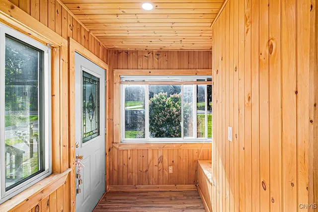 $2,200 | 127 1/2 Oxford Road, New Hartford, NY 13413