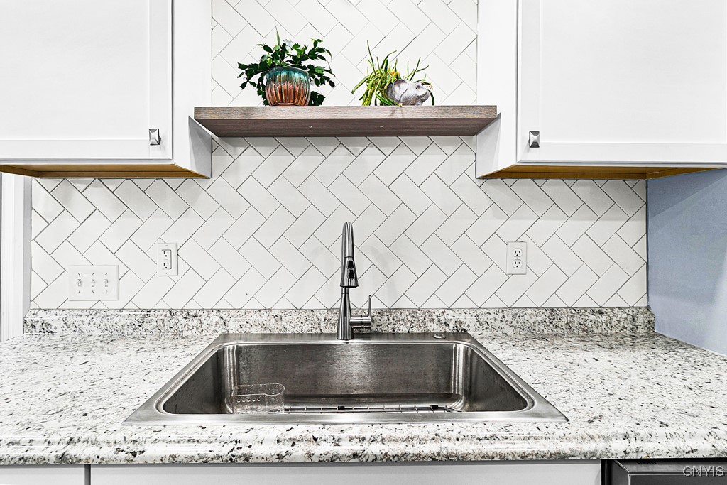 127 1/2 Oxford Road New Hartford, NY 13413 - Photo 19 of 33