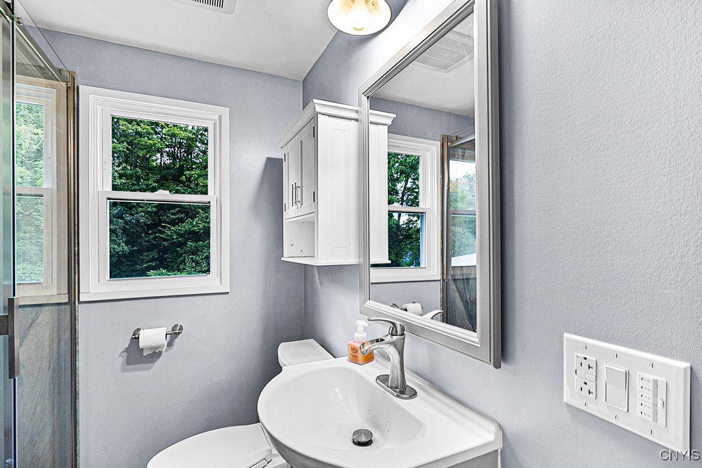 127 1/2 Oxford Road New Hartford, NY 13413 - Photo 23 of 33