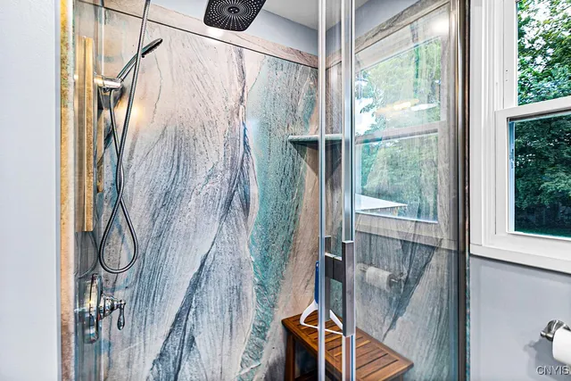 $2,200 | 127 1/2 Oxford Road, New Hartford, NY 13413