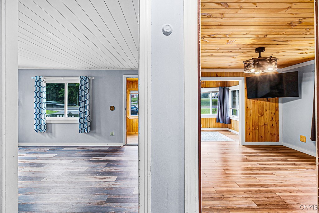 127 1/2 Oxford Road New Hartford, NY 13413 - Photo 25 of 33