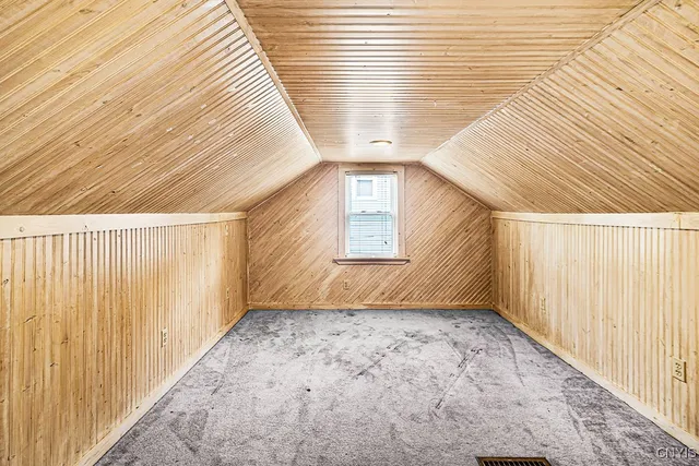 $2,200 | 127 1/2 Oxford Road, New Hartford, NY 13413