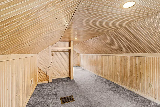 $2,200 | 127 1/2 Oxford Road, New Hartford, NY 13413