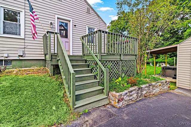 $2,200 | 127 1/2 Oxford Road, New Hartford, NY 13413