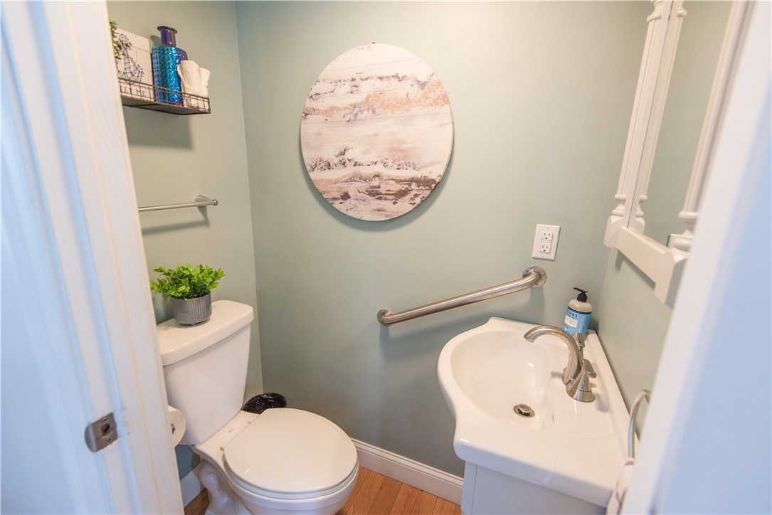 88 Kay Street Newport, RI 02840 - Photo 17 of 43