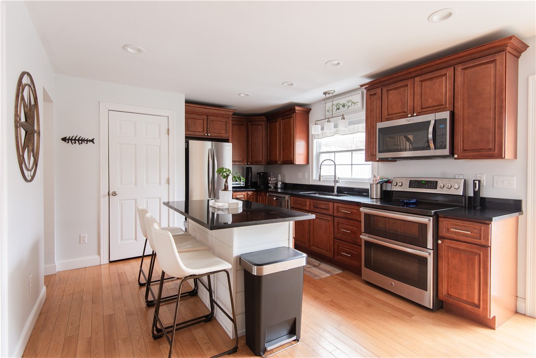 88 Kay Street Newport, RI 02840 - Photo 8 of 43