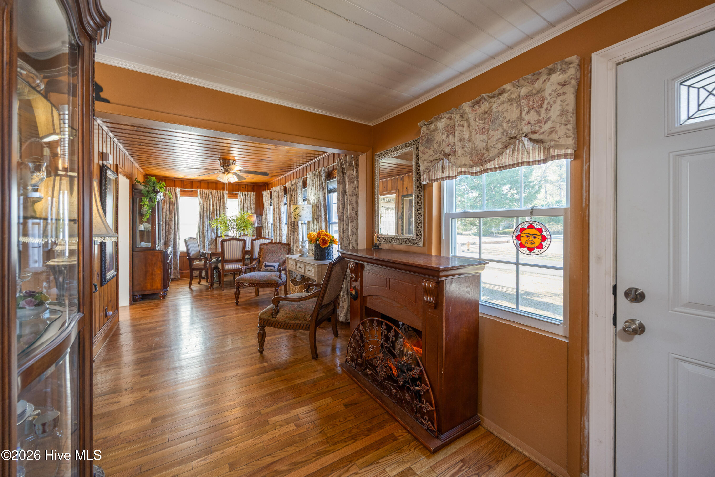 506 West Clinton Street Roseboro, NC 28382 - Photo 2 of 40 506 W Clinton St-7