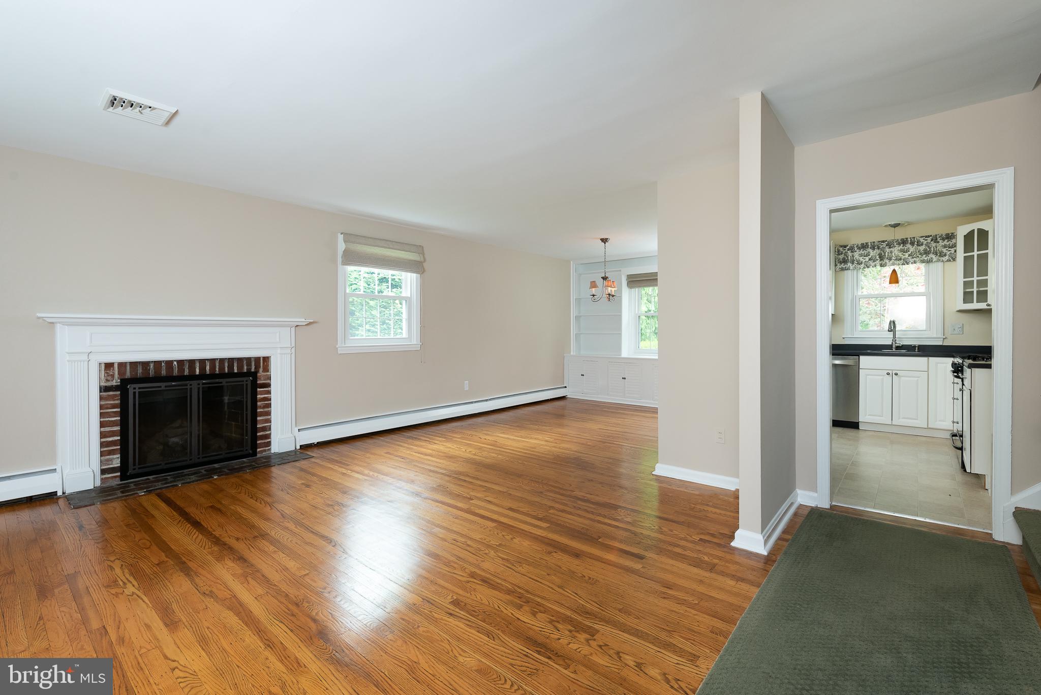 321 Spencer Road Devon, PA 19333 - Photo 6 of 26 Living Room