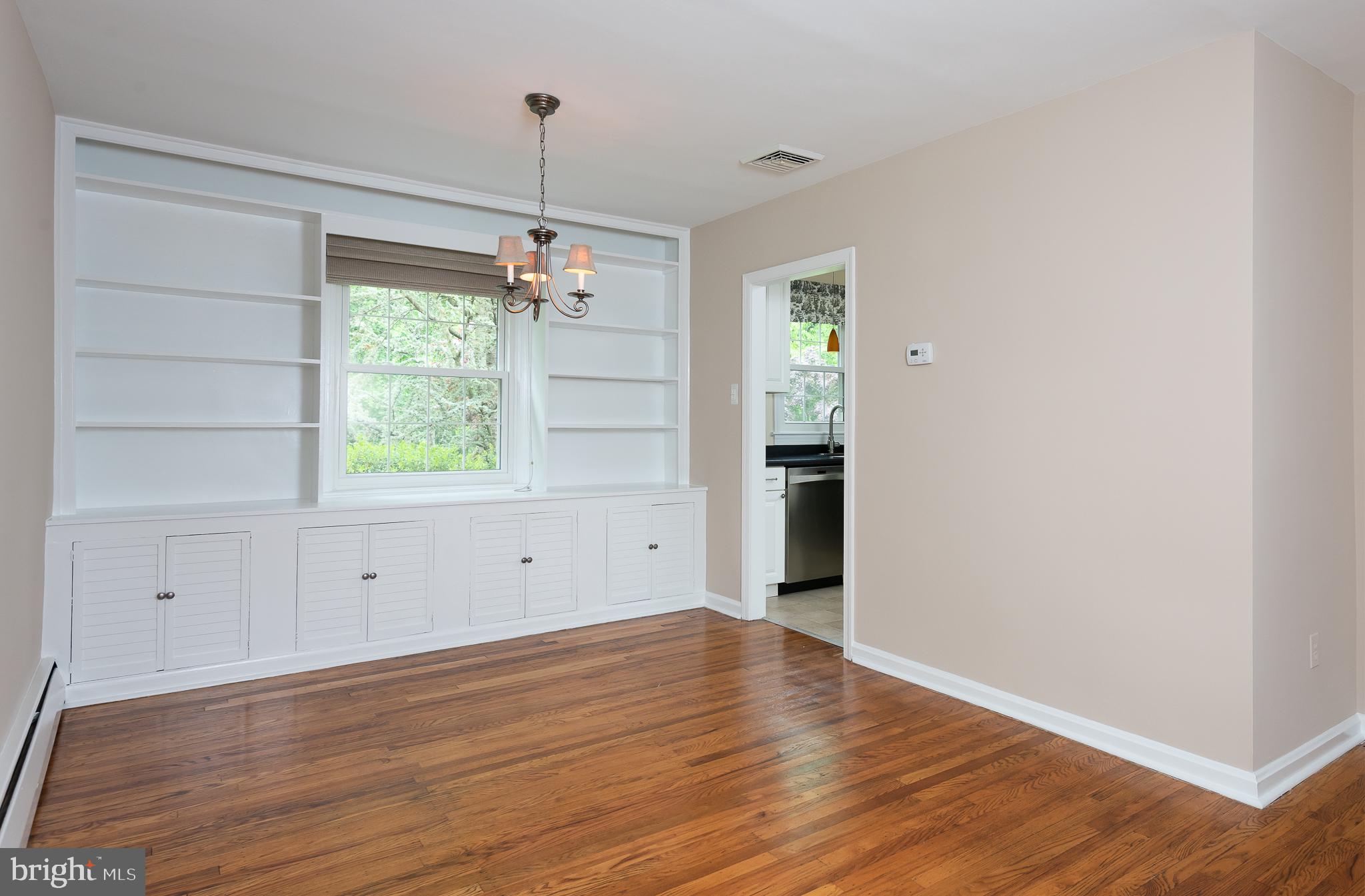 321 Spencer Road Devon, PA 19333 - Photo 8 of 26 Built-Ins