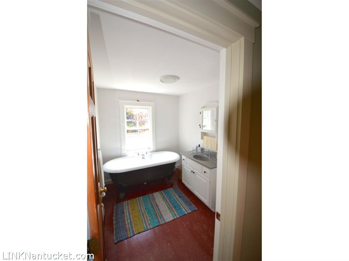 25 Meadow View Drive Nantucket, MA 02554 - Photo 14 of 28 Main house--2nd floor hall bath