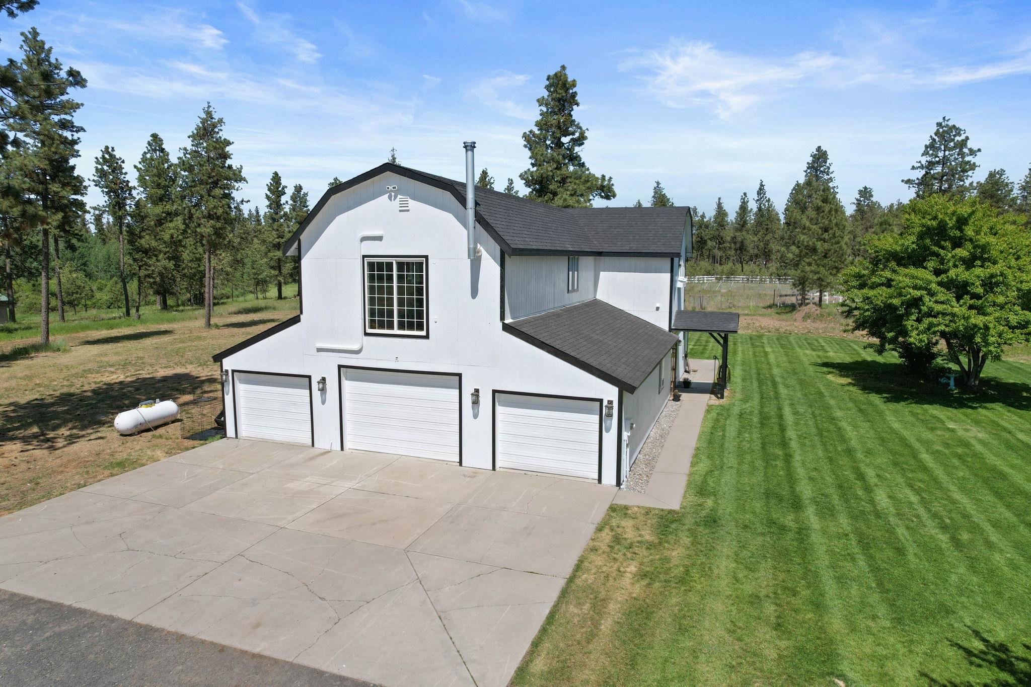 1611 East Smythe Road Spangle, WA 99031 - Photo 2 of 29