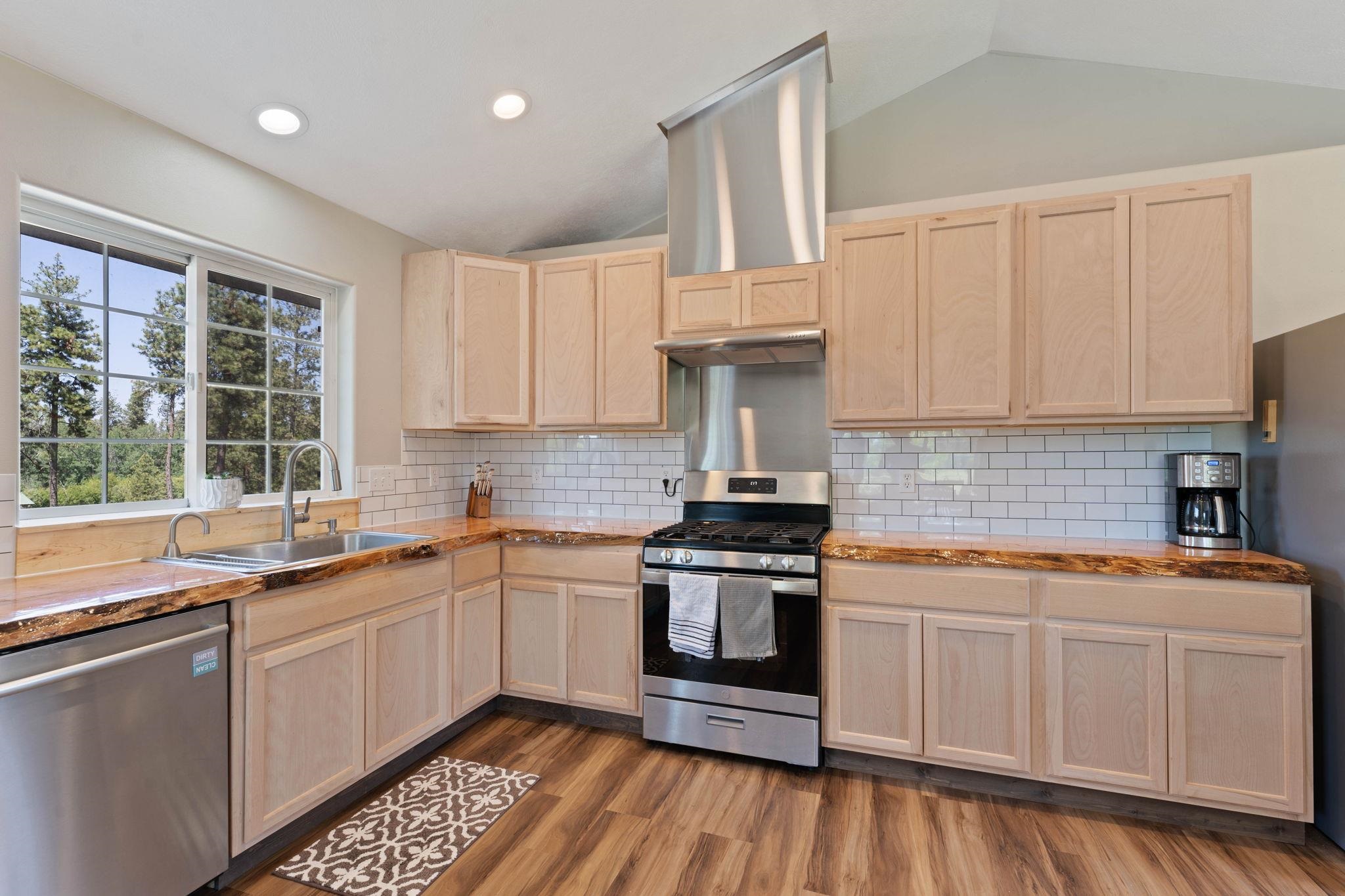 1611 East Smythe Road Spangle, WA 99031 - Photo 8 of 29