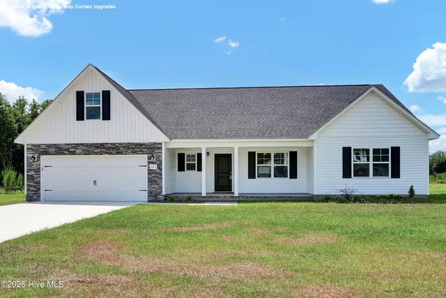 $384,500 | 2725 Belgrade-Swansboro Road, Maysville, NC 28555
