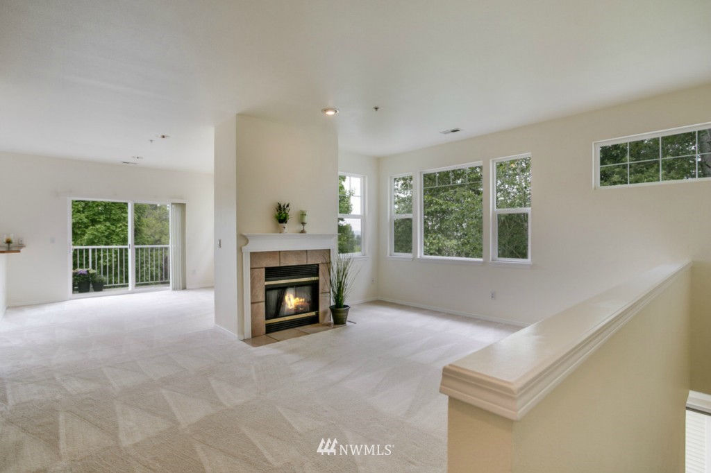 400 South 46th Place, Unit F Renton, WA 98055 - Photo 3 of 20