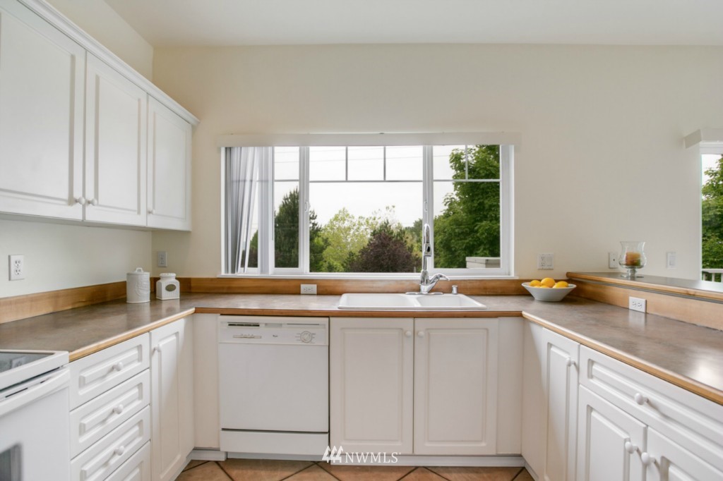 400 South 46th Place, Unit F Renton, WA 98055 - Photo 8 of 20