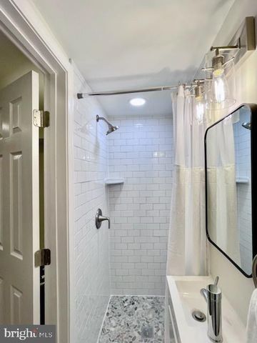 $730,000 | 552 North St Asaph Street, Alexandria, VA 22314