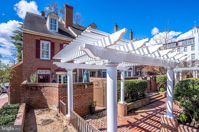 $730,000 | 552 North St Asaph Street, Alexandria, VA 22314