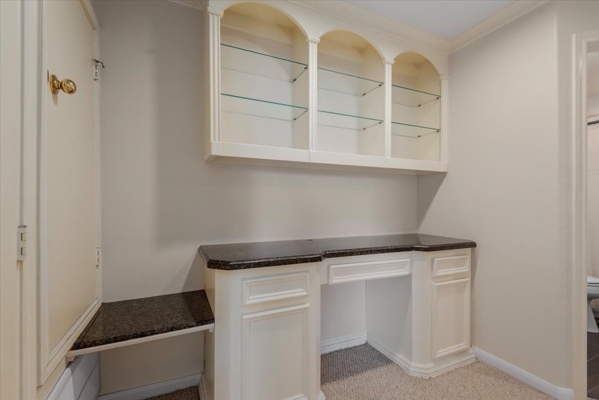 2919 Crescent Star Road Spring, TX 77388 - Photo 21 of 39 Desk area at the upstairs landing.