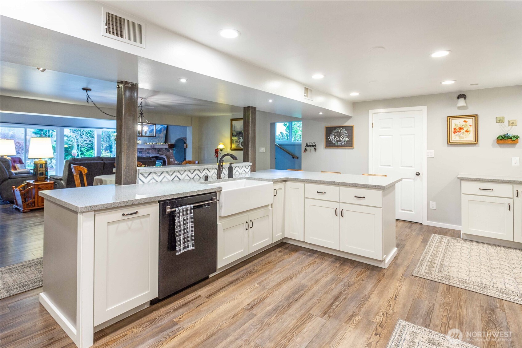 5363 Reese Hill Road Sumas, WA 98295 - Photo 3 of 40